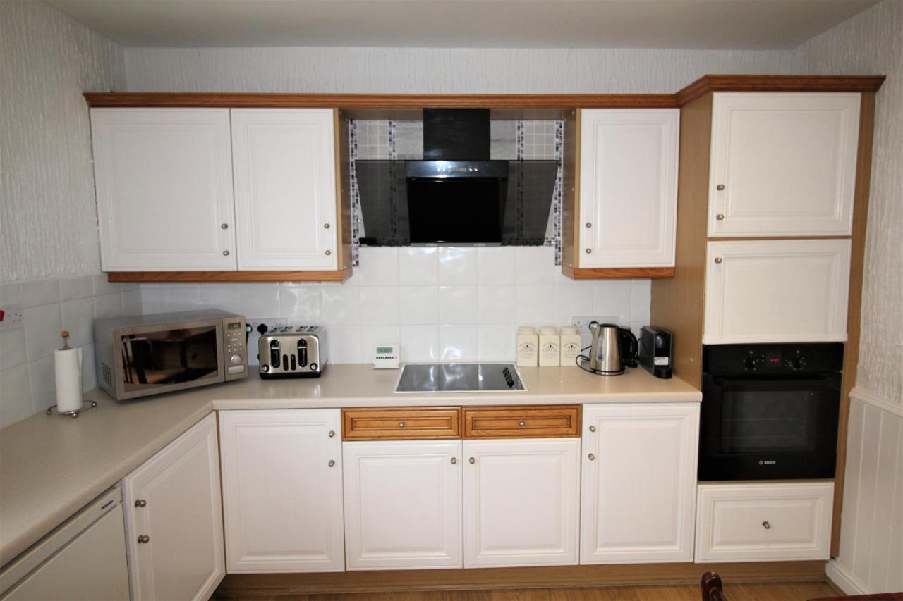 Whitley Bay - Sleeps 6 - Refurbished Throughout - Fast Wifi - Dogs Welcome ภายนอก รูปภาพ