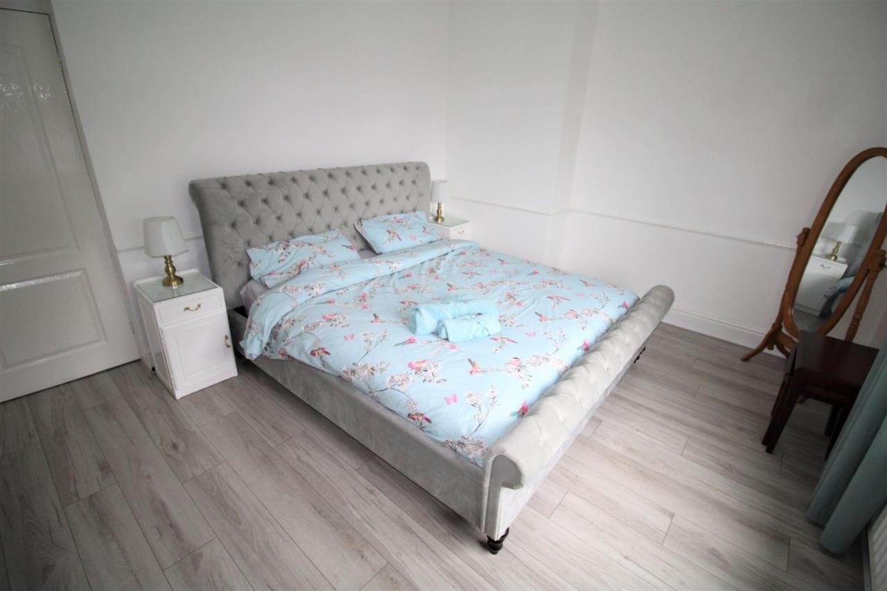 Whitley Bay - Sleeps 6 - Refurbished Throughout - Fast Wifi - Dogs Welcome ภายนอก รูปภาพ