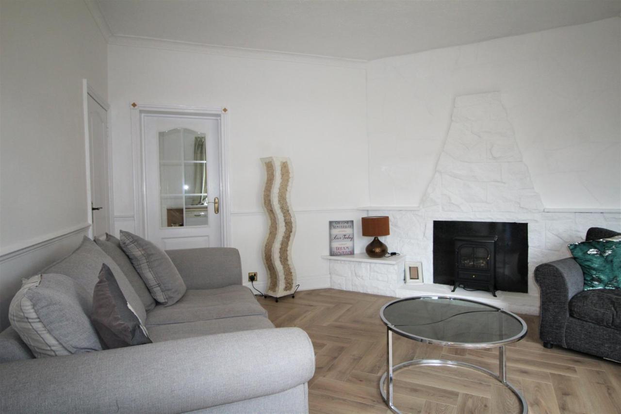 Whitley Bay - Sleeps 6 - Refurbished Throughout - Fast Wifi - Dogs Welcome ภายนอก รูปภาพ